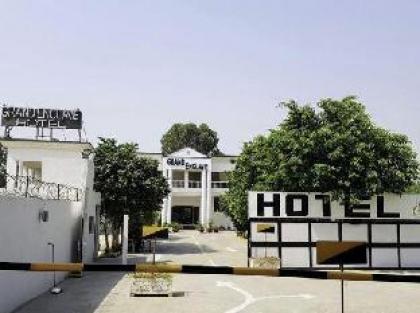 Hotel Grand Enclave Hotel - image 9