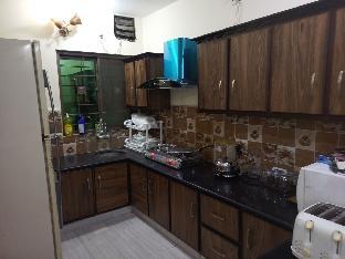 New 5BR Family House at Prime Location of Lahore - image 3