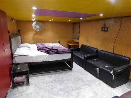 Hajvery Inn Hotel - image 7