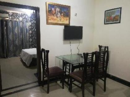 King's Paradise 1-Bedroom Apartment near DHA Ph 1