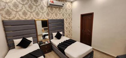 Red Fort Hotel Gulberg - image 18