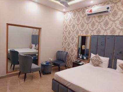Red Fort Hotel Gulberg - image 7