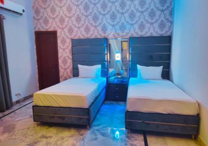 Red Fort Hotel Gulberg - image 9