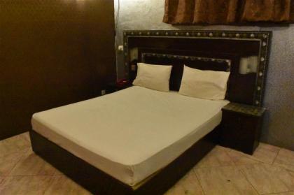 Safari Hotel Upper Mall - image 5
