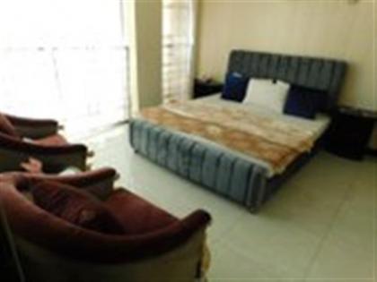 Baverly Inn Hotel - image 7