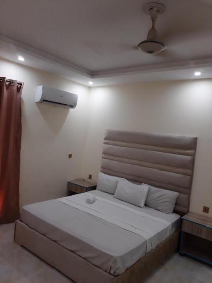 Hotel Day IN Gulberg - image 11