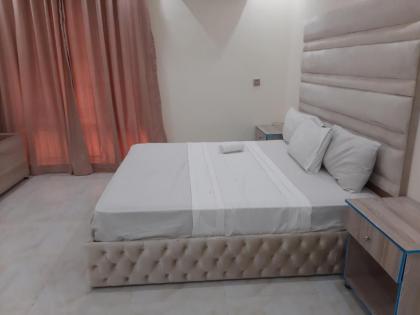 Hotel Day IN Gulberg - image 14