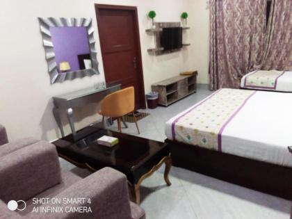 Hotel Gulberg Lodges - image 14