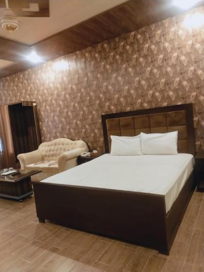 Royal Fort Executive Hotel Gulberg - image 22