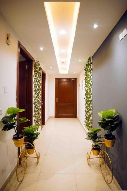 AirHomes-GoldCrest luxury apartments-Free parking - image 2