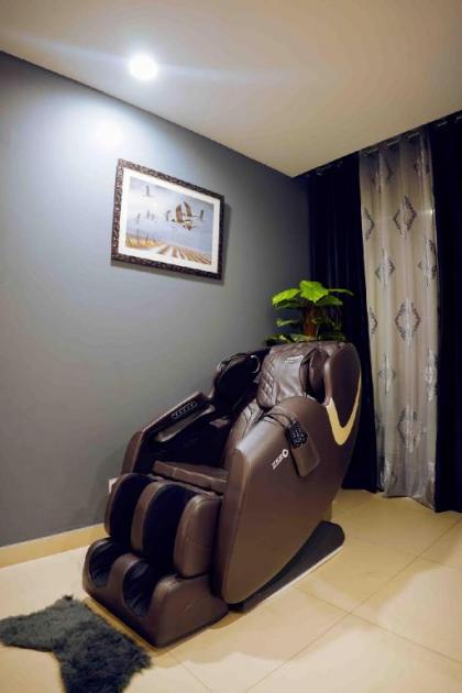 AirHomes-GoldCrest luxury apartments-Free parking - image 25