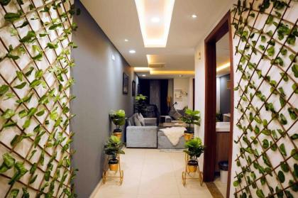 AirHomes-GoldCrest luxury apartments-Free parking - image 3