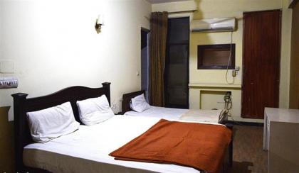Shamrock Hotel - image 3
