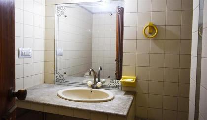 Shamrock Hotel - image 5