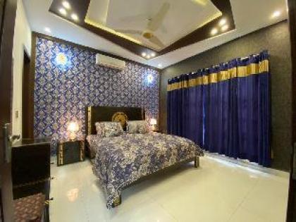 Fully Furnished 10 Marla 3 beds Upper Portion - image 10