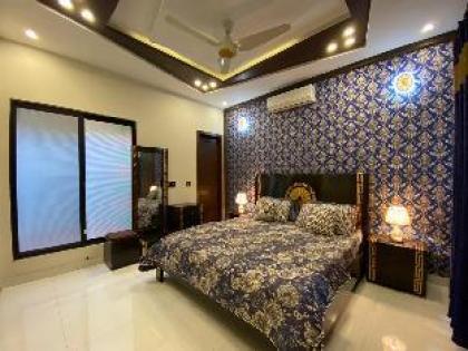 Fully Furnished 10 Marla 3 beds Upper Portion - image 11