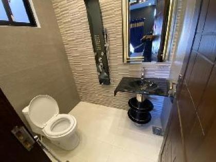Fully Furnished 10 Marla 3 beds Upper Portion - image 3