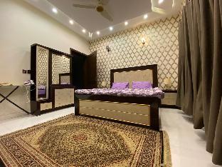 Fully Furnished 10 Marla 3 beds Upper Portion - image 4