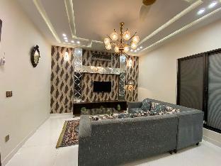 Fully Furnished 10 Marla 3 beds Upper Portion - image 5