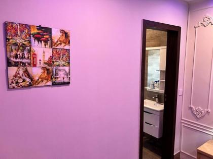 Luxury One bed flat with free wifi & parking - image 17