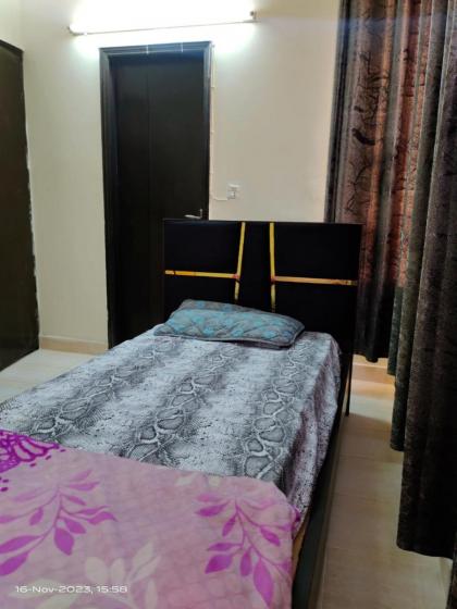 Valencia town 2 Bedrooms house lahore - image 29