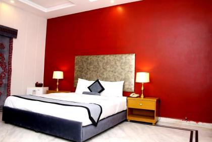 Hotel Premier inn Mall Lahore - image 2