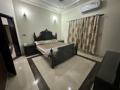 Bahria Town - 10 Marla Two Bed rooms portion for families - image 23