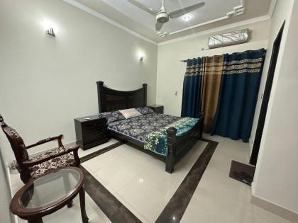 Bahria Town - 10 Marla Two Bed rooms portion for families - image 28