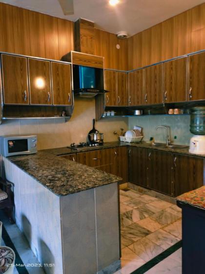 Apartment near to Shaukat khanaam lahore - image 4