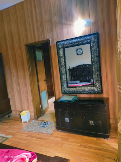 Apartment near to Shaukat khanaam lahore - image 5