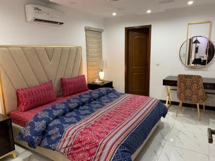 Bloom Family Suites - image 12