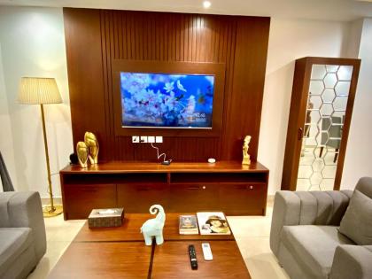 Sky Vista Apartments in Gold Crest Mall DHA - Skyline Views - image 9