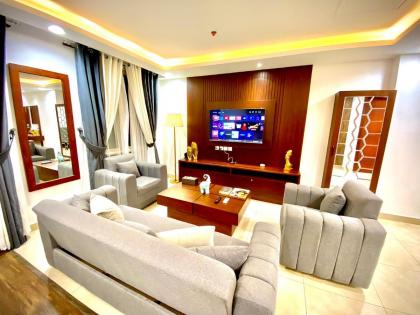 Sky Vista Apartments in Gold Crest Mall DHA - Skyline Views - image 13