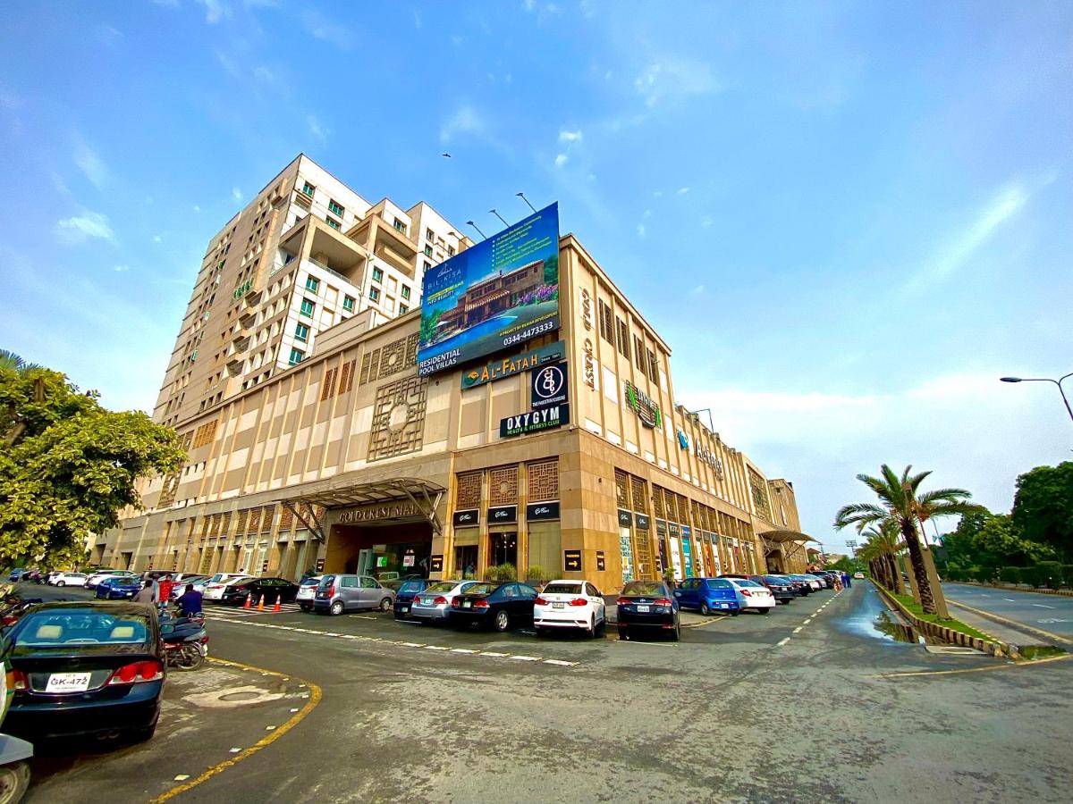 Sky Vista Apartments in Gold Crest Mall DHA - Skyline Views - image 4