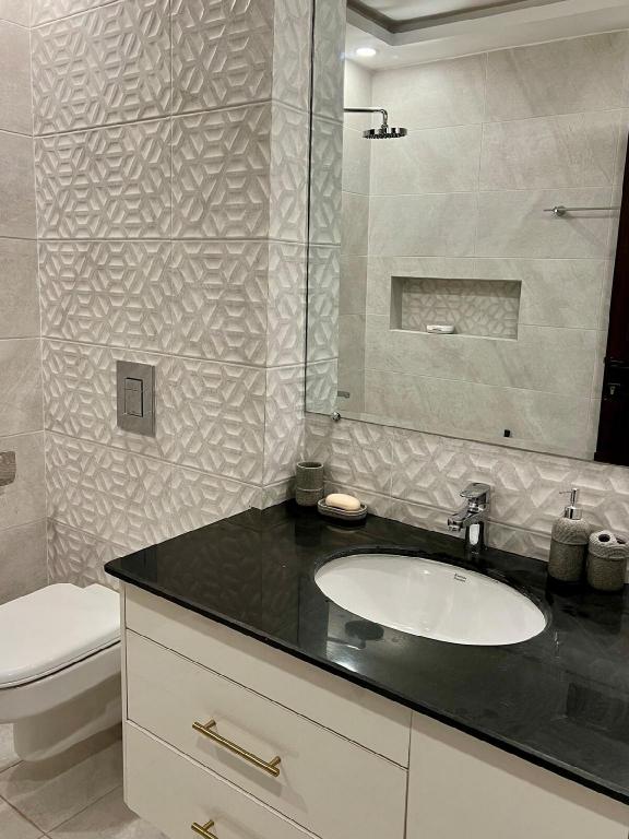 Apartment in the heart of Lahore - image 3