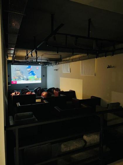 One Bedroom Luxury Apartment 1 Bed - image 17