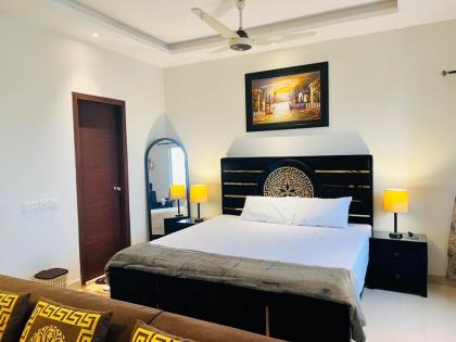 One Bedroom Luxury Apartment 1 Bed - image 20