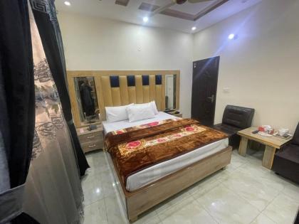 Hotel Royal one - image 7