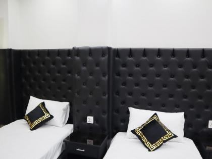 Hotel Orange One - image 6