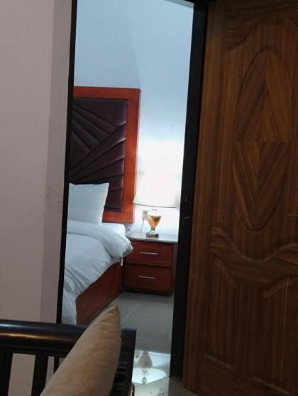 Homewood Suite Two Bedroom Apartment near Airport - image 27