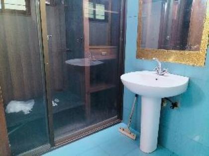 Beautiful Furnished Room In Lahore - image 5
