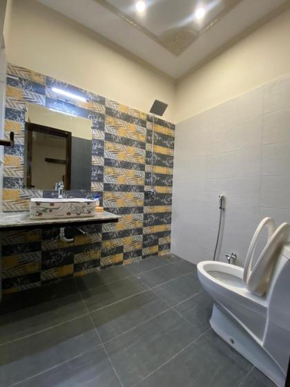 Serviced 4 BHK Holiday Home in DHA 9 Town - image 11