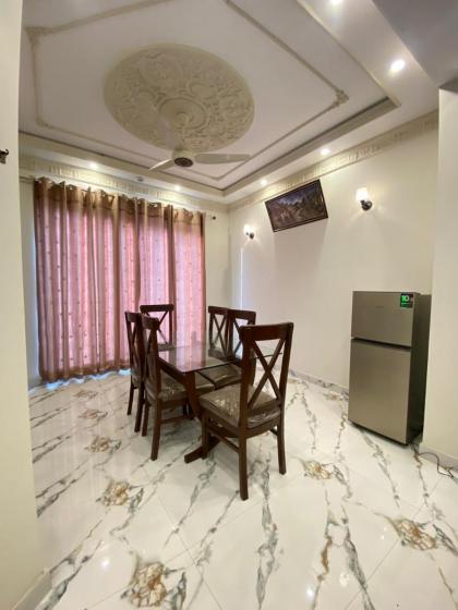 Serviced 4 BHK Holiday Home in DHA 9 Town - image 4