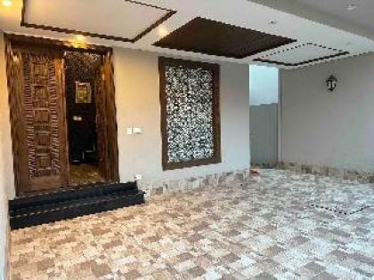 Bahria Lux Guesthouse - Luxury 5-bedroom house - image 3