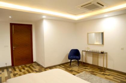 Penthouse 3-Bed Apartment with Skyline Views DHA - image 22