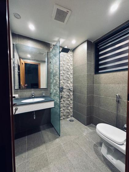 Luxury Apartment in Lahore near Gulberg - image 11
