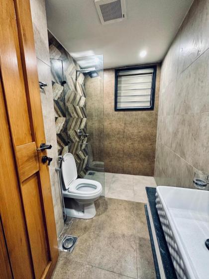 Luxury Apartment in Lahore near Gulberg - image 4