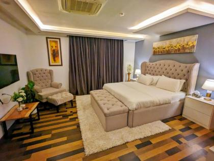 Sunset View Executive One-bed Apartment Lahore