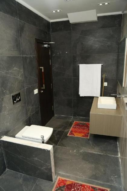 Zaha Home:Glanz Luxe- 1BRkitchenette terrace - image 6