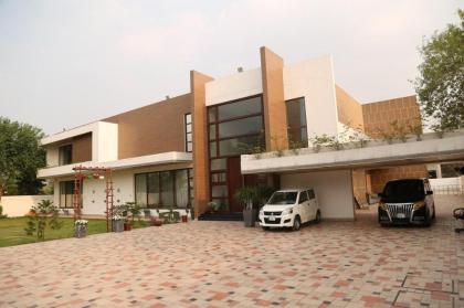 Zaha Home:Glanz Luxe- 1BRkitchenette terrace - image 9